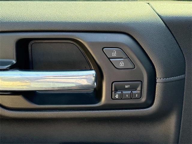 Photo of 2022 Black Chevrolet Silverado 2500