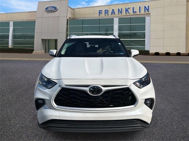 Photo of 2024 Wind Chill Pearl Toyota Highlander