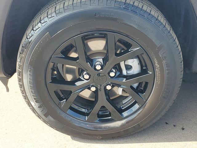 Photo of 2024 Bright White Clearcoat Jeep Grand Cherokee L
