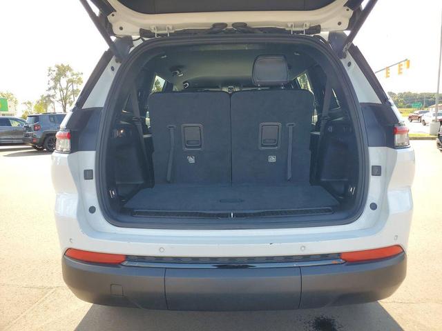 Photo of 2024 Bright White Clearcoat Jeep Grand Cherokee L