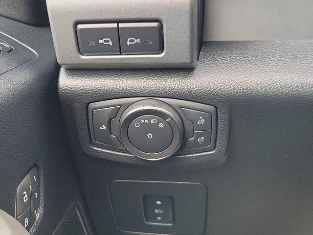 Photo of 2018 Oxford White Ford F-150