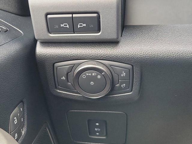 Photo of 2018 Oxford White Ford F-150