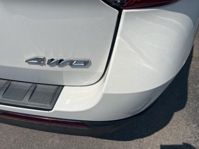Photo of 2022 Star White Ford Explorer