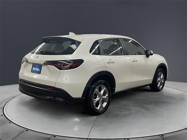 Photo of 2023 Platinum White Pearl Honda HR-V