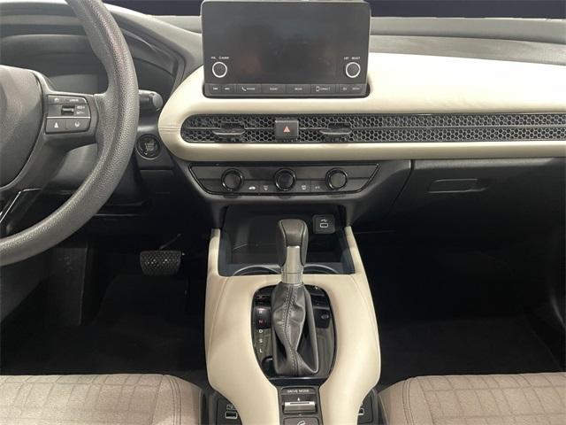 Photo of 2023 Platinum White Pearl Honda HR-V