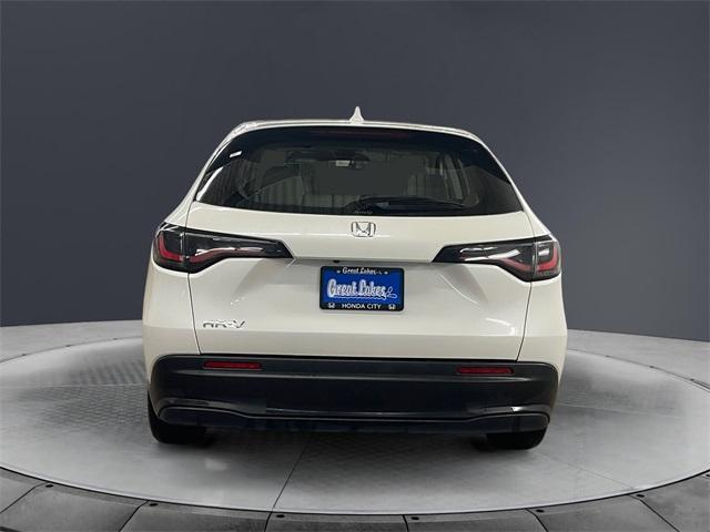 Photo of 2023 Platinum White Pearl Honda HR-V