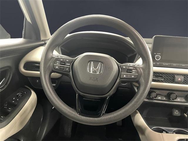 Photo of 2023 Platinum White Pearl Honda HR-V