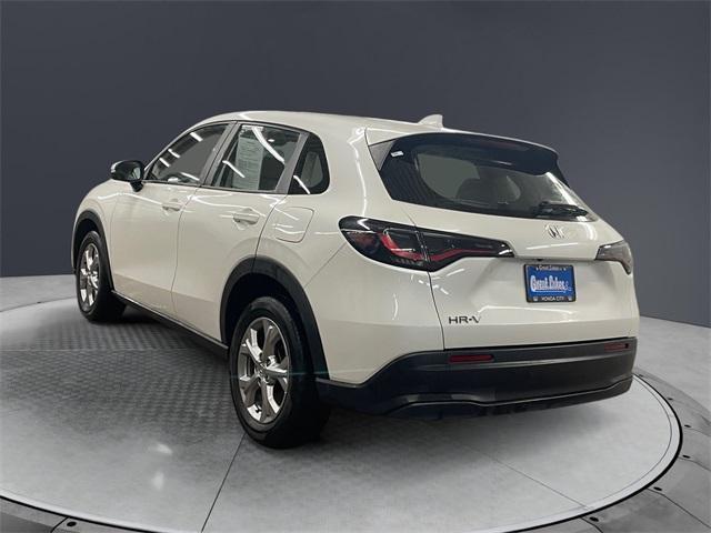 Photo of 2023 Platinum White Pearl Honda HR-V