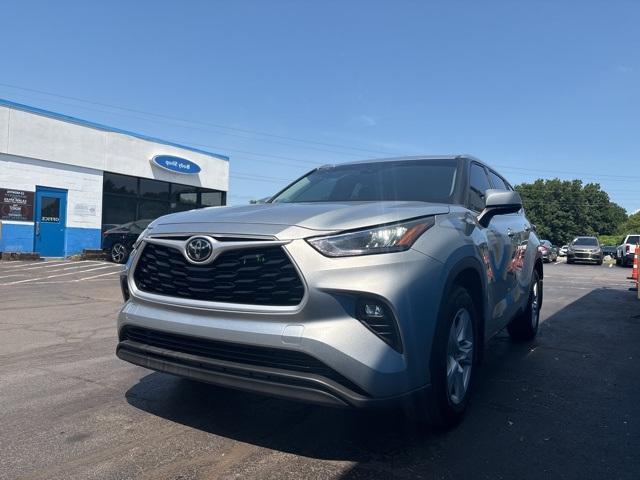 Photo of 2020 Celestial Silver Metallic Toyota Highlander