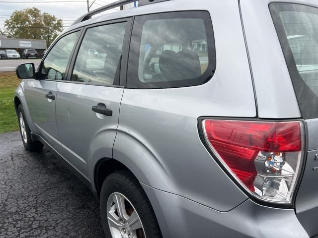 Photo of 2012 Ice Silver Metallic Subaru Forester
