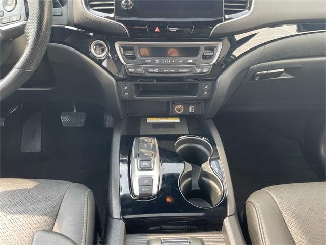 Photo of 2022 Platinum White Pearl Honda Passport