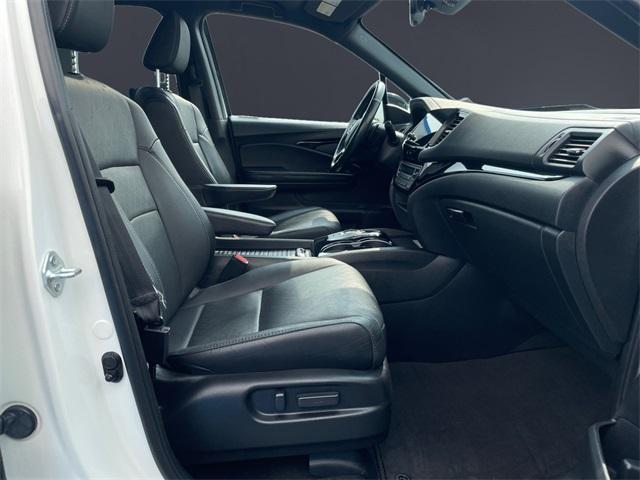 Photo of 2022 Platinum White Pearl Honda Passport