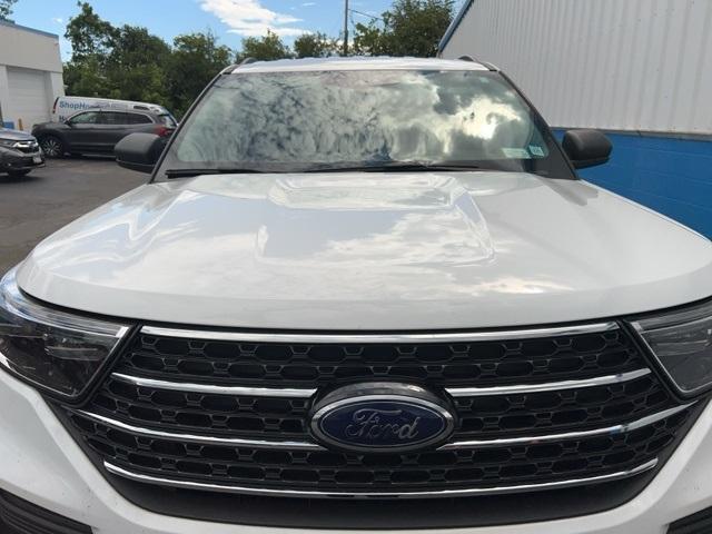 Photo of 2021 Oxford White Ford Explorer