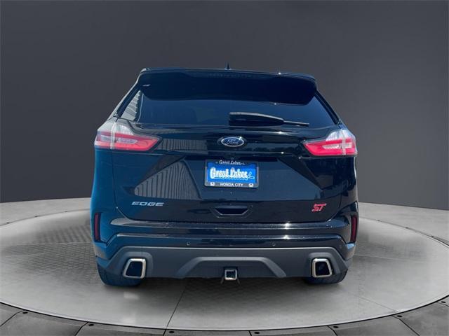 Photo of 2020 Agate Black Ford Edge