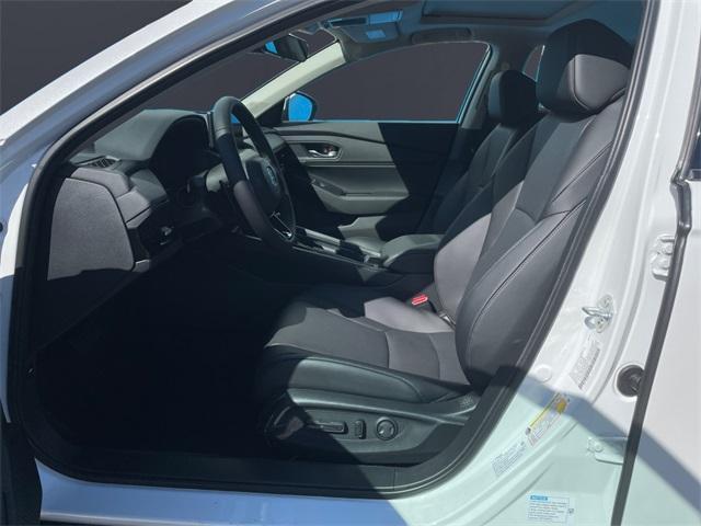 Photo of 2025 Platinum White Pearl Honda Accord Hybrid