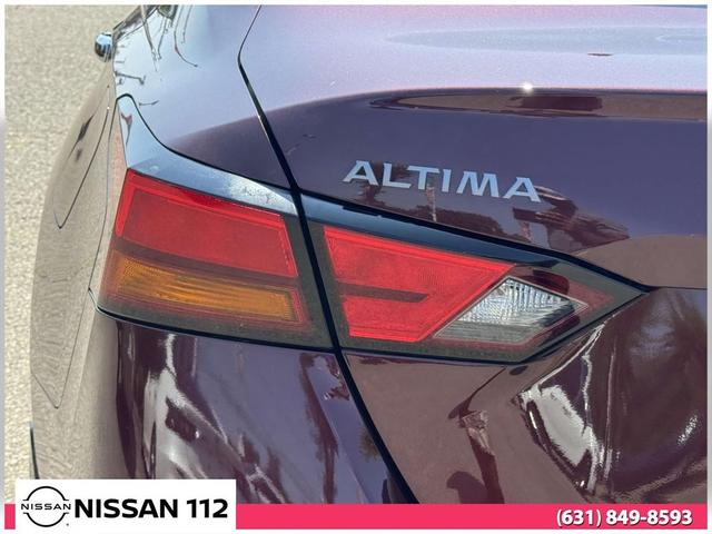 Photo of 2025 Garnet Pearl Metallic Nissan Altima