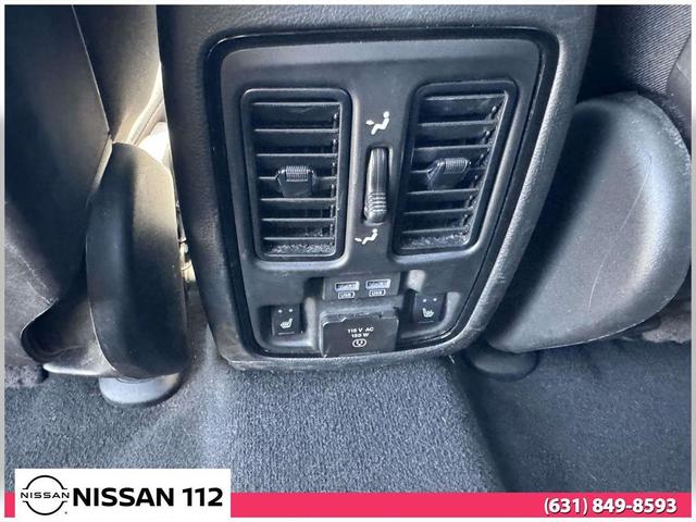Photo of 2023 White Dodge Durango