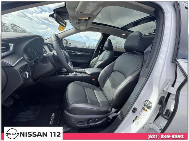Photo of 2022 Lunar White INFINITI QX50