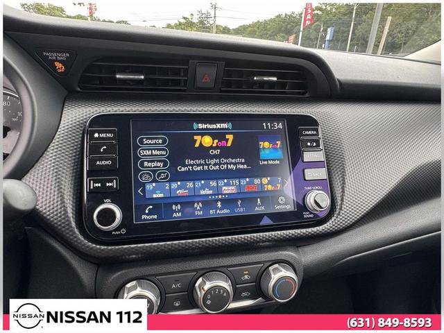 Photo of 2024 Monarch Orange Metallic/Super Black Nissan Kicks