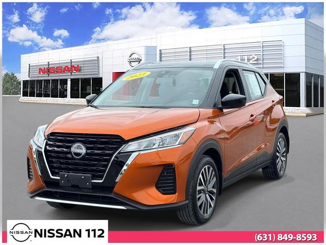 Photo of 2024 Monarch Orange Metallic/Super Black Nissan Kicks
