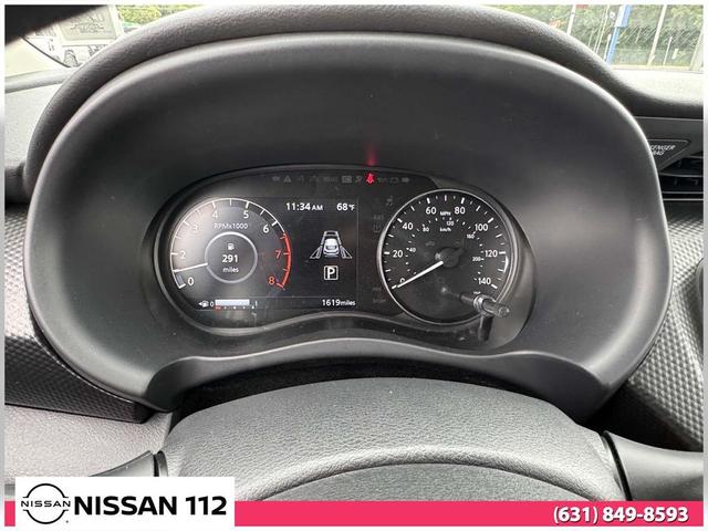 Photo of 2024 Monarch Orange Metallic/Super Black Nissan Kicks