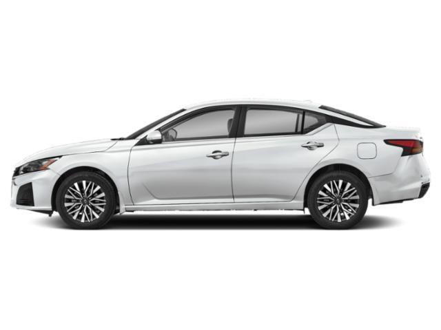 Photo of 2025 White Nissan Altima