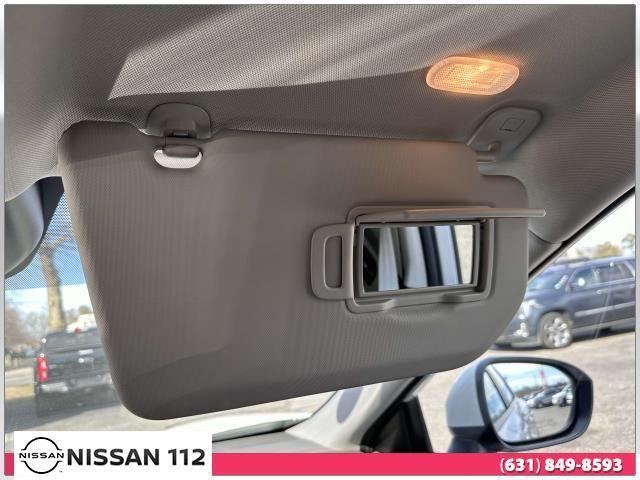 Photo of 2023 Pearl White Tricoat Nissan Rogue