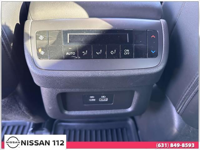 Photo of 2023 Super Black Nissan Pathfinder