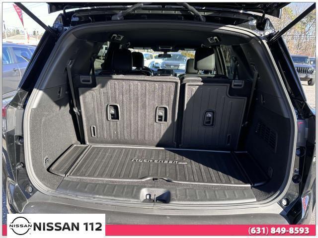 Photo of 2023 Super Black Nissan Pathfinder