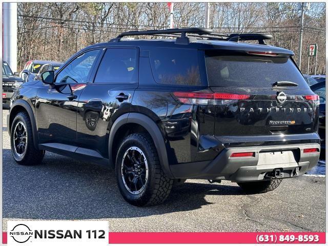 Photo of 2023 Super Black Nissan Pathfinder