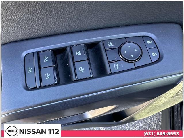 Photo of 2023 Super Black Nissan Pathfinder