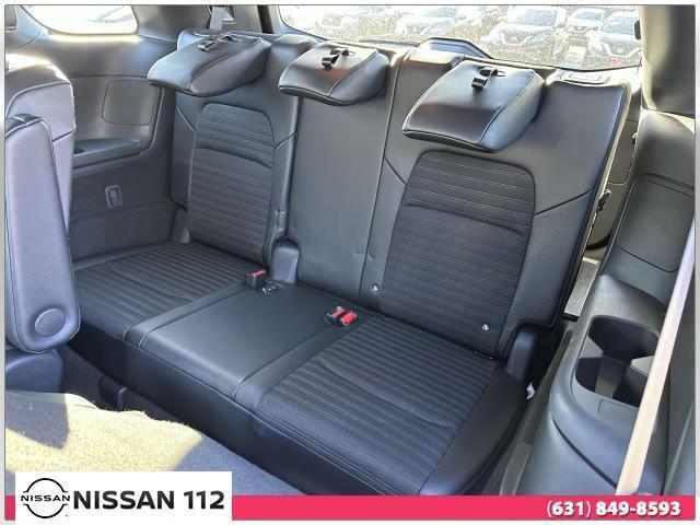 Photo of 2023 Super Black Nissan Pathfinder