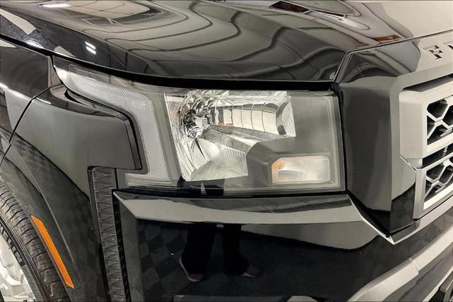 Photo of 2023 Black Nissan Frontier