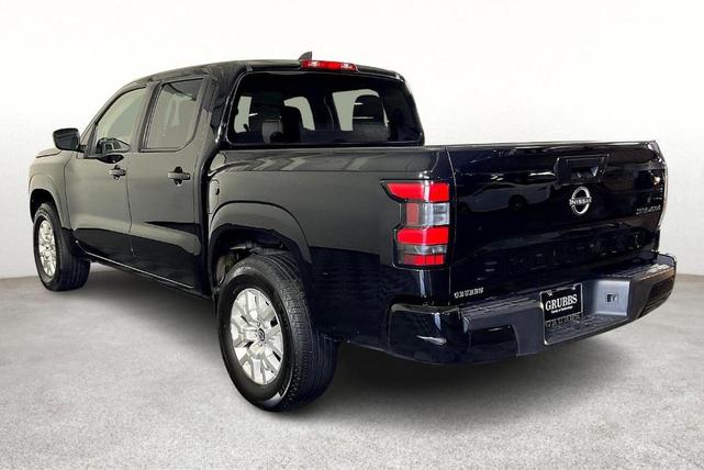 Photo of 2023 Black Nissan Frontier