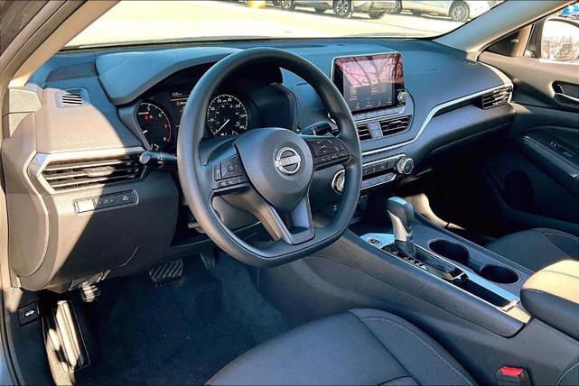 Photo of 2025 Gun Metallic Nissan Altima