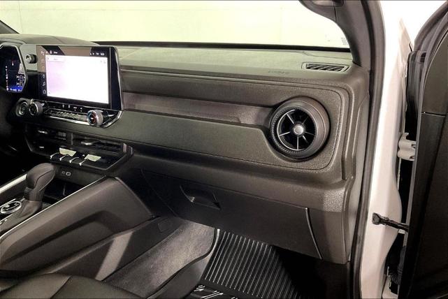 Photo of 2023 Summit White Chevrolet Colorado
