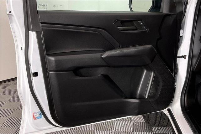 Photo of 2023 Summit White Chevrolet Colorado
