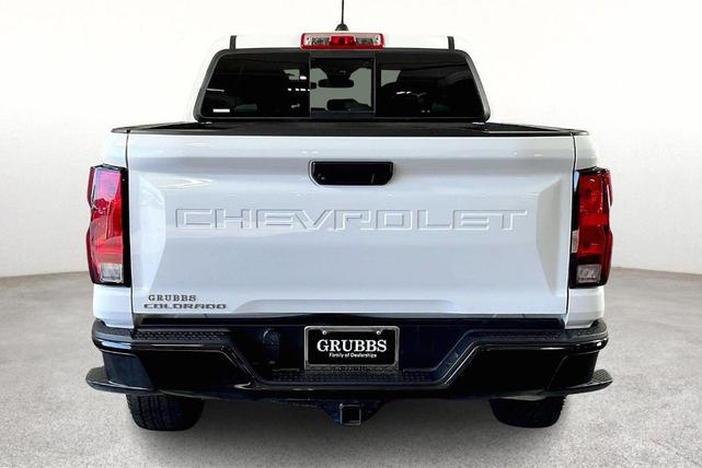 Photo of 2023 Summit White Chevrolet Colorado