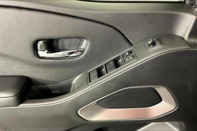 Photo of 2025 Glacier White Nissan Frontier