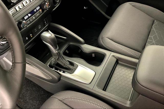 Photo of 2025 Glacier White Nissan Frontier