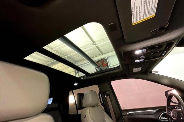 Photo of 2021 White Frost Tri-Coat GMC Yukon