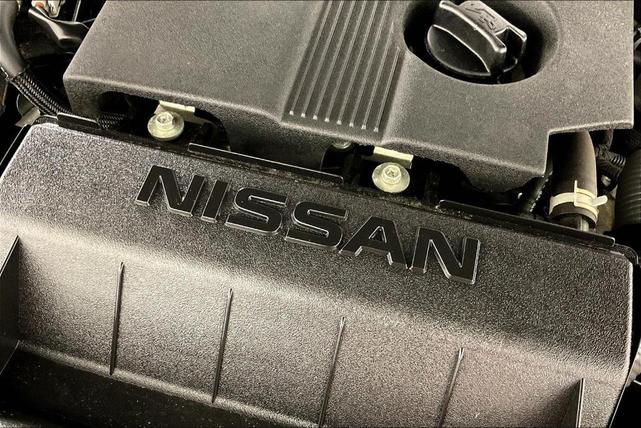 Photo of 2023 Glacier White Nissan Frontier