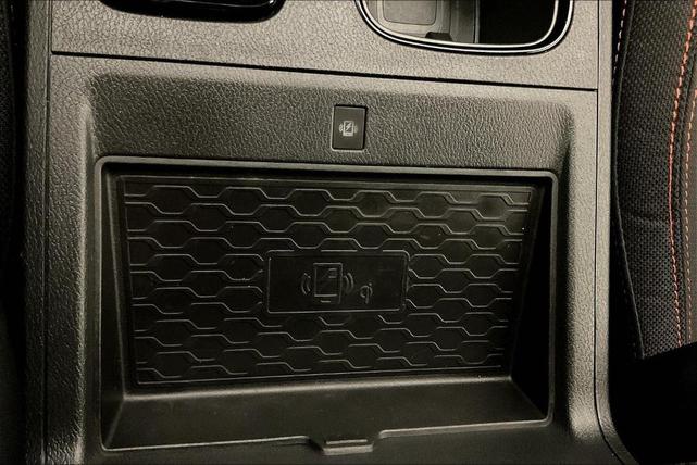 Photo of 2023 Glacier White Nissan Frontier