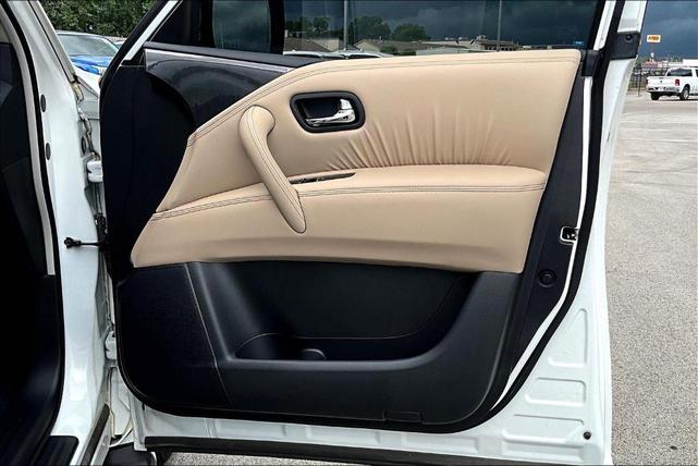 Photo of 2024 Aspen White Nissan Armada