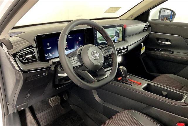 Photo of 2025 Aspen White Tri Nissan Kicks