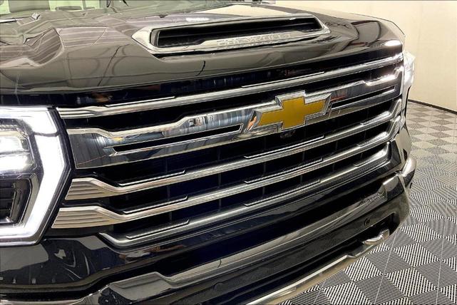 Photo of 2025 Black Chevrolet Silverado 2500