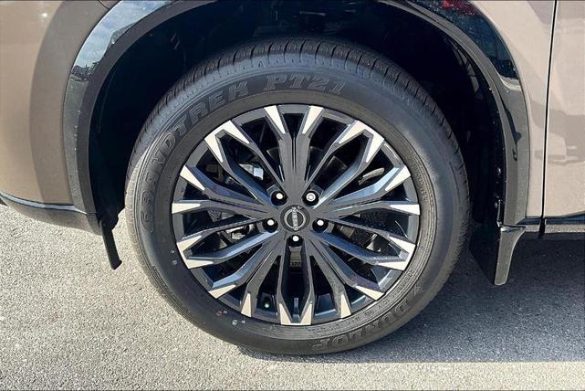 Photo of 2025 2t Dk Beige Blk Nissan Rogue