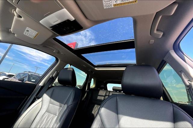 Photo of 2025 2t Dk Beige Blk Nissan Rogue