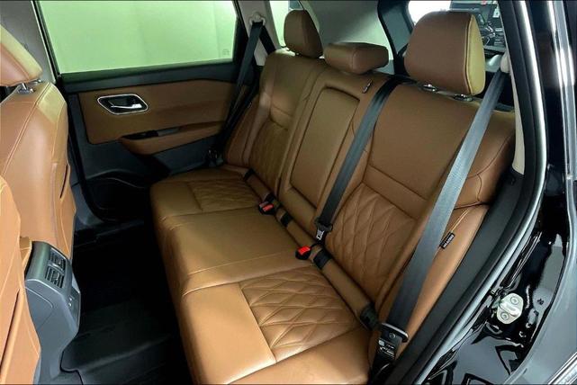 Photo of 2025 Black Nissan Rogue