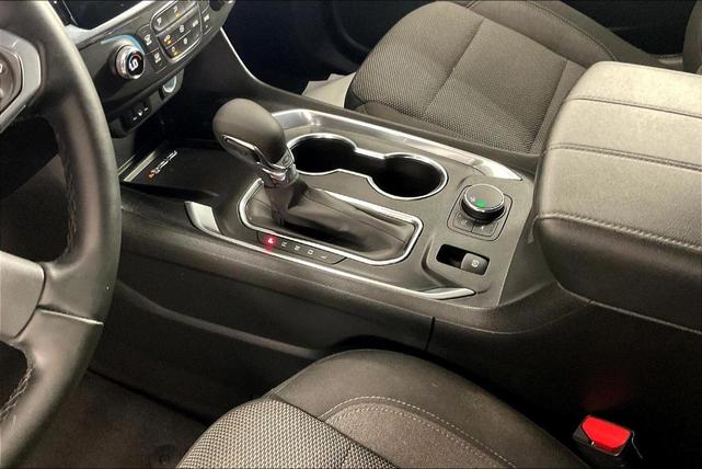 Photo of 2023 Summit White Chevrolet Traverse